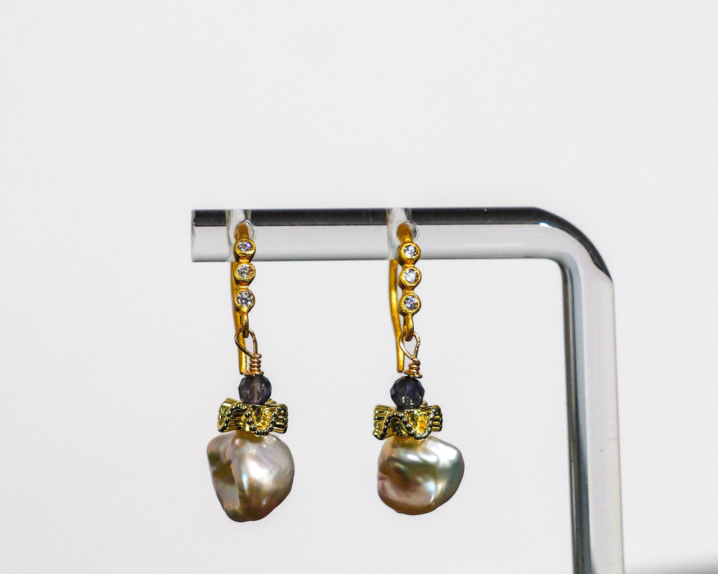 Freshwater pearl drop earrings